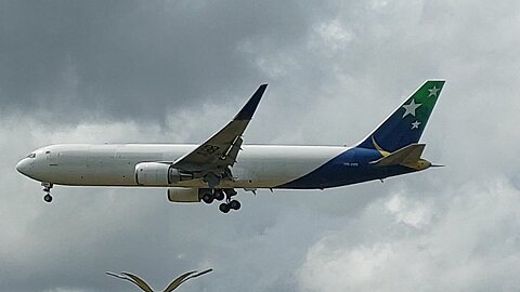 Boeing 767-300ERF PR-ABB na aproximação final vindo de Guarulhos para Manaus