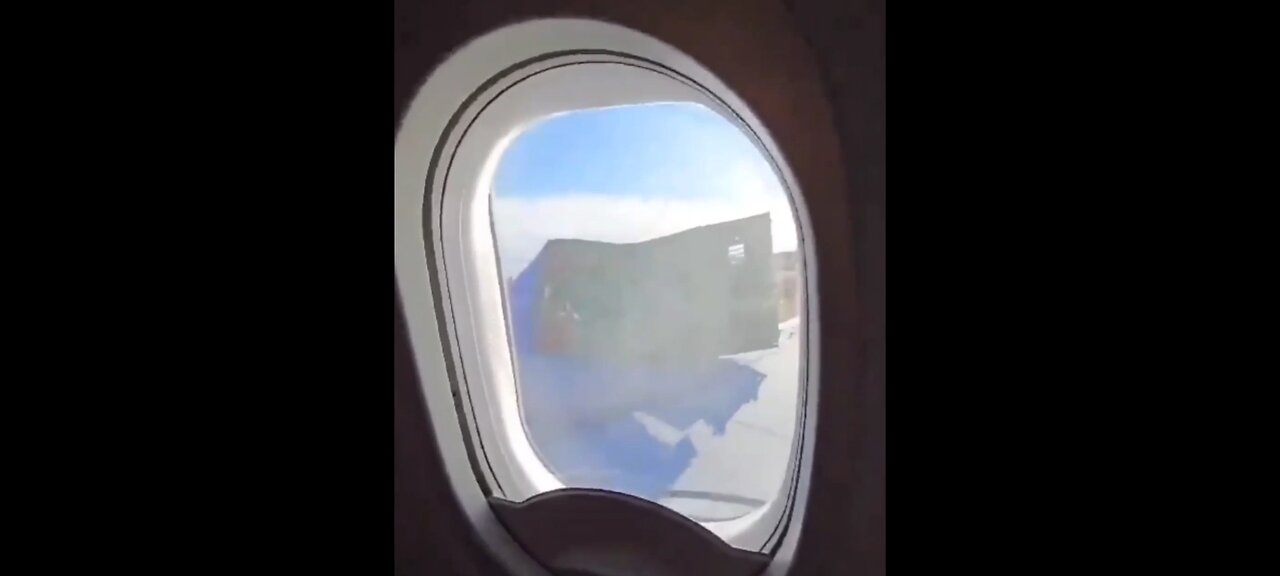 🇺🇸FLY BOEING😳: Southwest Airlines Boeing 737 ripping apart during takeoff...