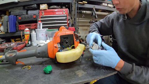 Fixing my 2 stroke Husqvarna trimmer