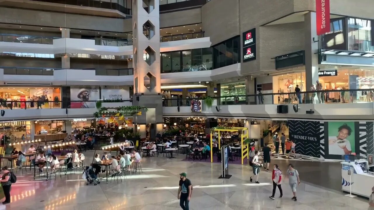 Food court busy