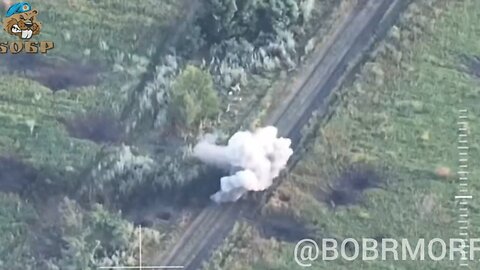 A brutally accurate strike by a Russian FPV drone on 4 Ukrainian soldiers