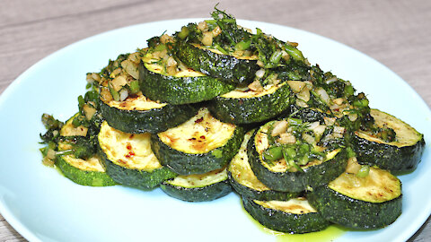 I have not eaten such delicious zucchini! Spanish zucchini with garlic. Nelli Vegan