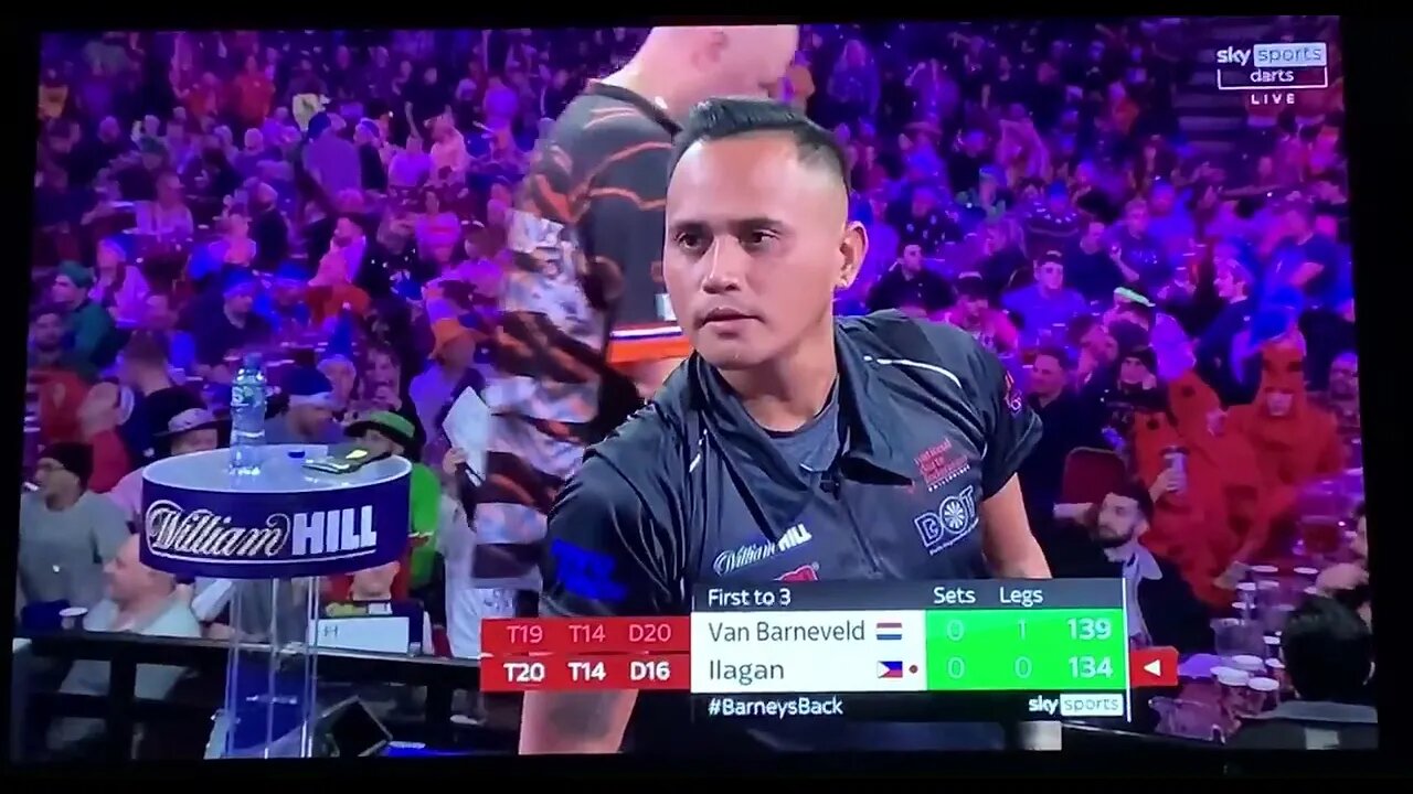 Darts Commentator Calls Barneys Manager Bendy C**k!