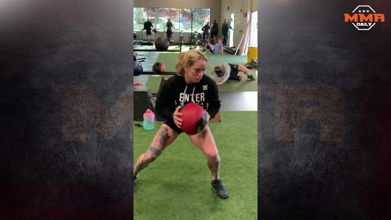 Jessica-Rose Clark working her conditioning and Muay Thai