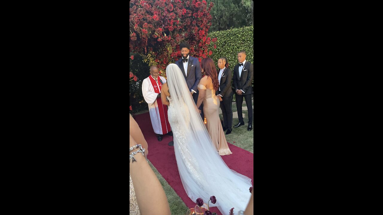 Anthony Davis tied the knot with his partner Marlen P.