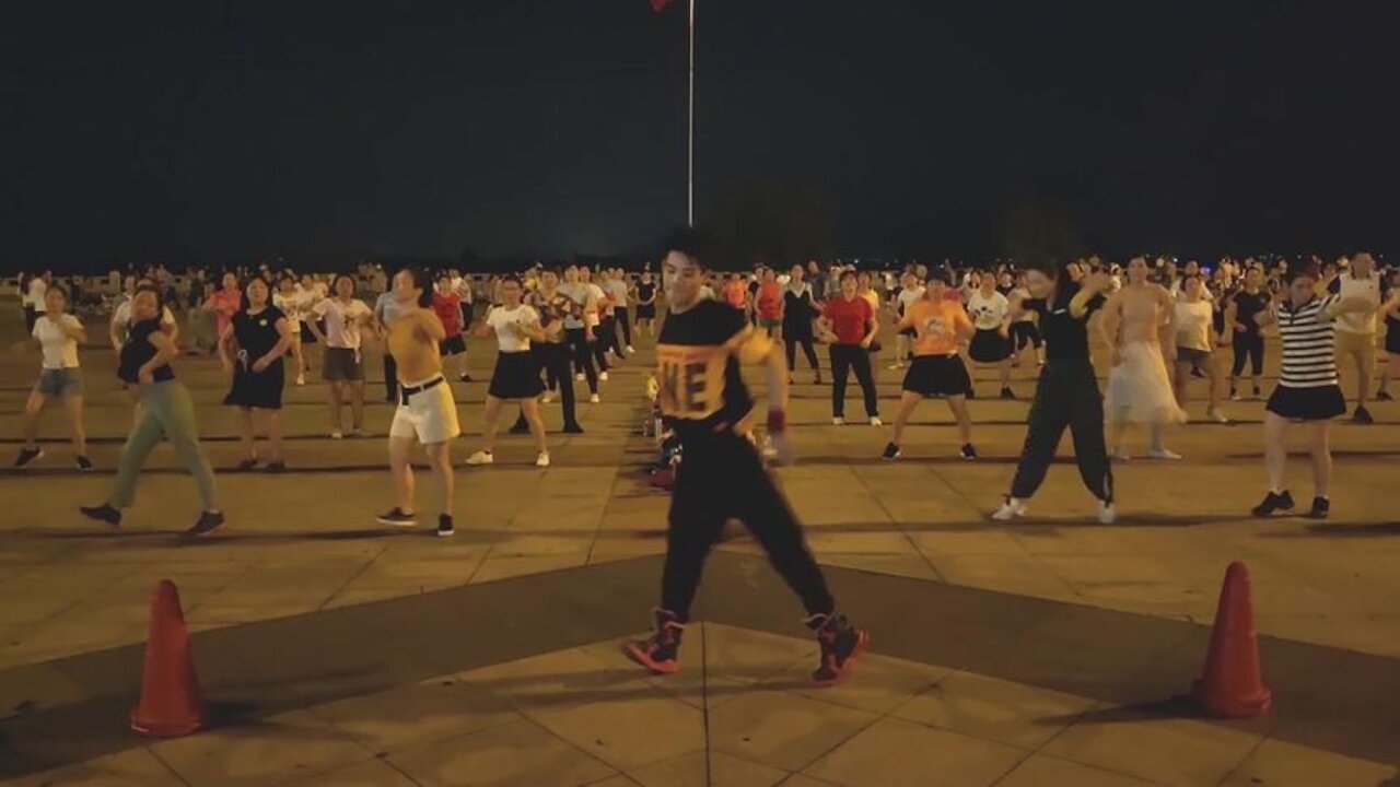 抖音又火了一首《你会遇见更好的人》！想你心依然会疼~【順能炫舞團】