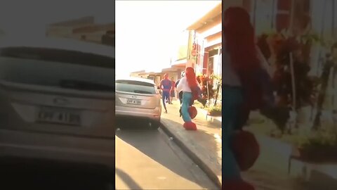 OS MELHORES PASSINHOS DO FOFÃO, BEN10 E HOMEM-ARANHA DANÇANDO NA CARRETA DA ALEGRIA