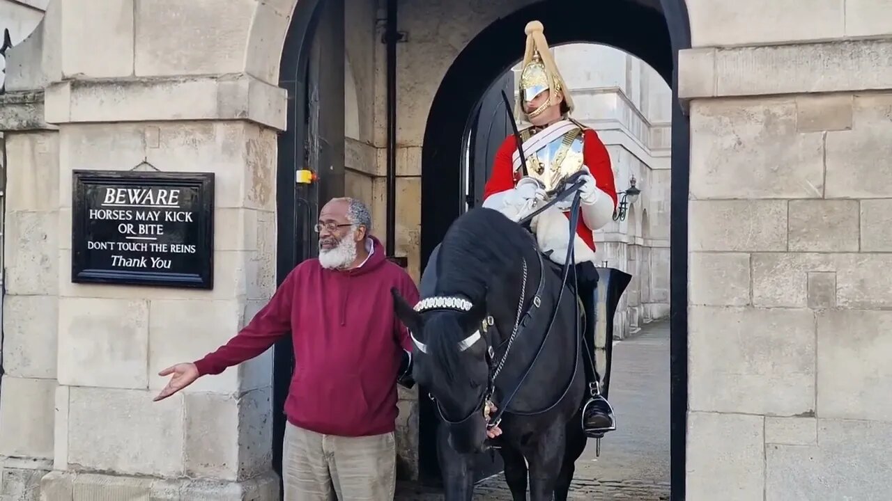 approach all wrong #horseguardsparade