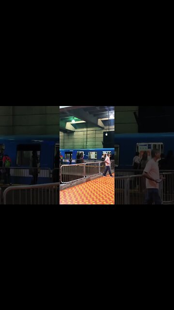 Passenger arrival at Lionel Groulx #viralvideo #train #montreal #traintravel #trainjourney