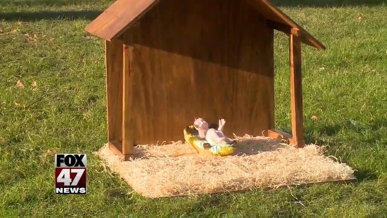 Jones sets up Nativity scene at Capitol