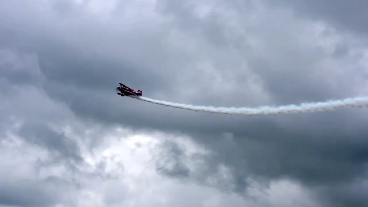 Biplanes Airshow During Daytime