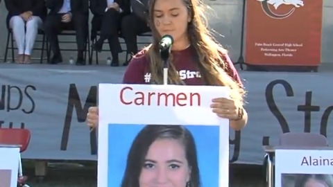 Students pay tribute to Parkland victims