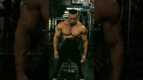 FELIPE FRANCO ATLETA MENS PHYSIQUE TREINANDO TRAPÉZIO PESADO !! #bodybuilder #maromba ! BODYFITLIONS