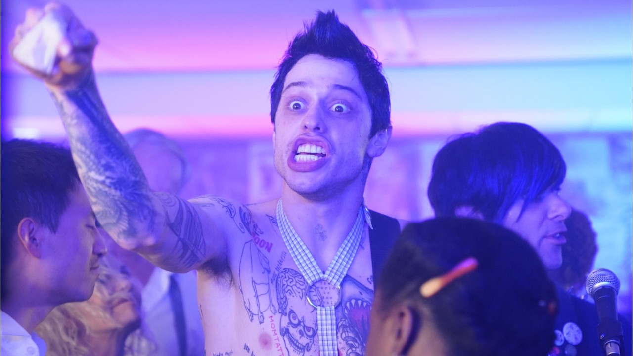 Pete Davidson Is Reportedly Having Fans Sign $1 Million NDA Before Attending His Shows