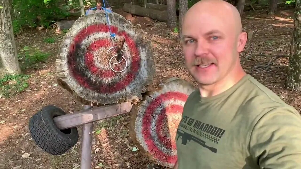 Knife Throwing Trick Shot / 2 Rings