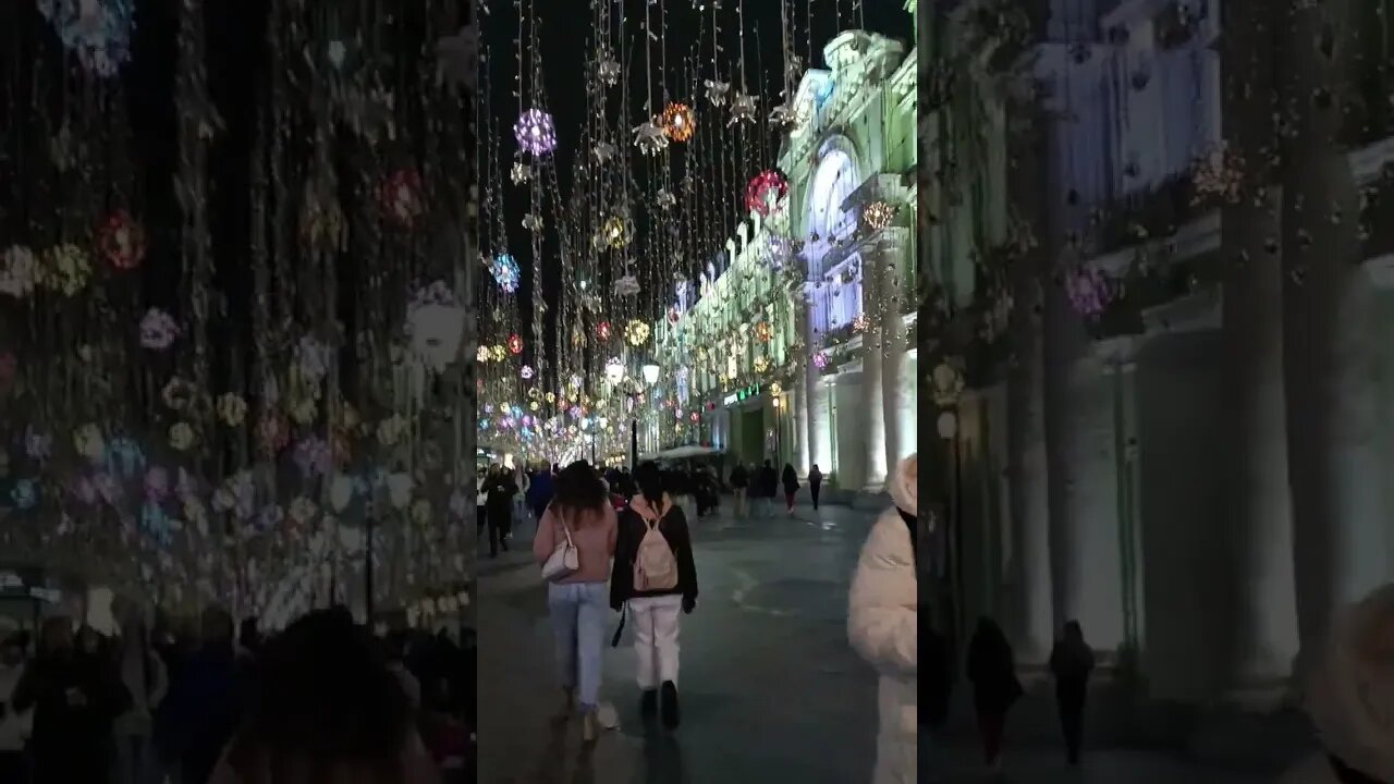 Center of Moscow is bustling with people!