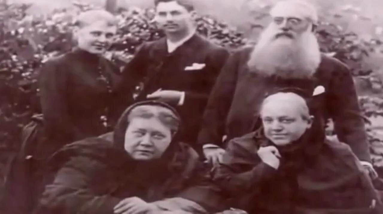 Keith Thomson - Vízöntő a gonosz kora