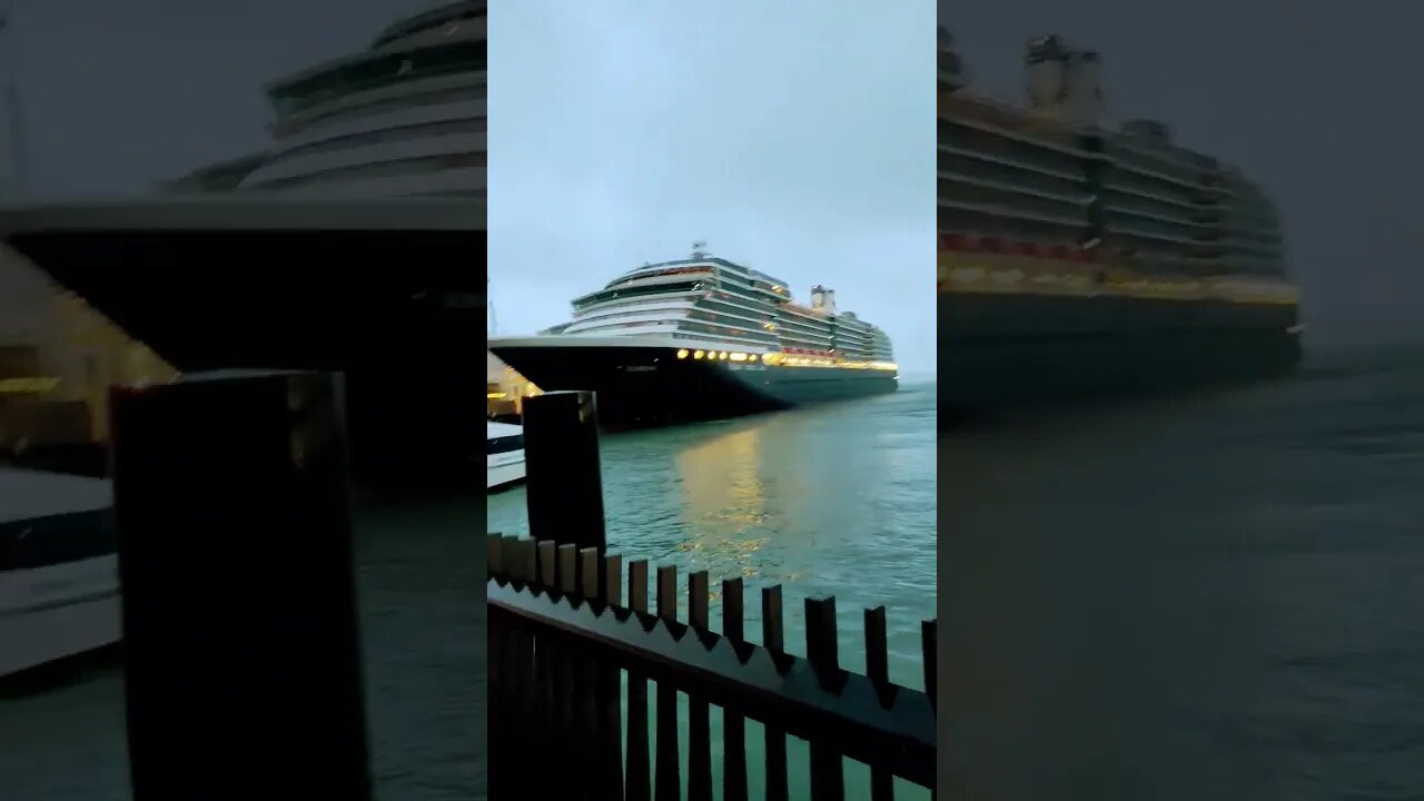 cruise ship