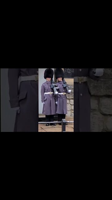 Bumping in to the other guard #toweroflondon