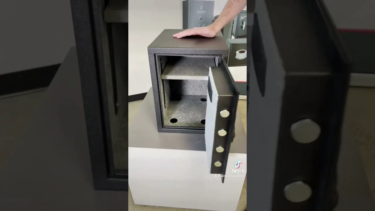 The Hornady 95407 Fireproof Safe us perfect for a dorm room, bedroom closet, or on a shelf.