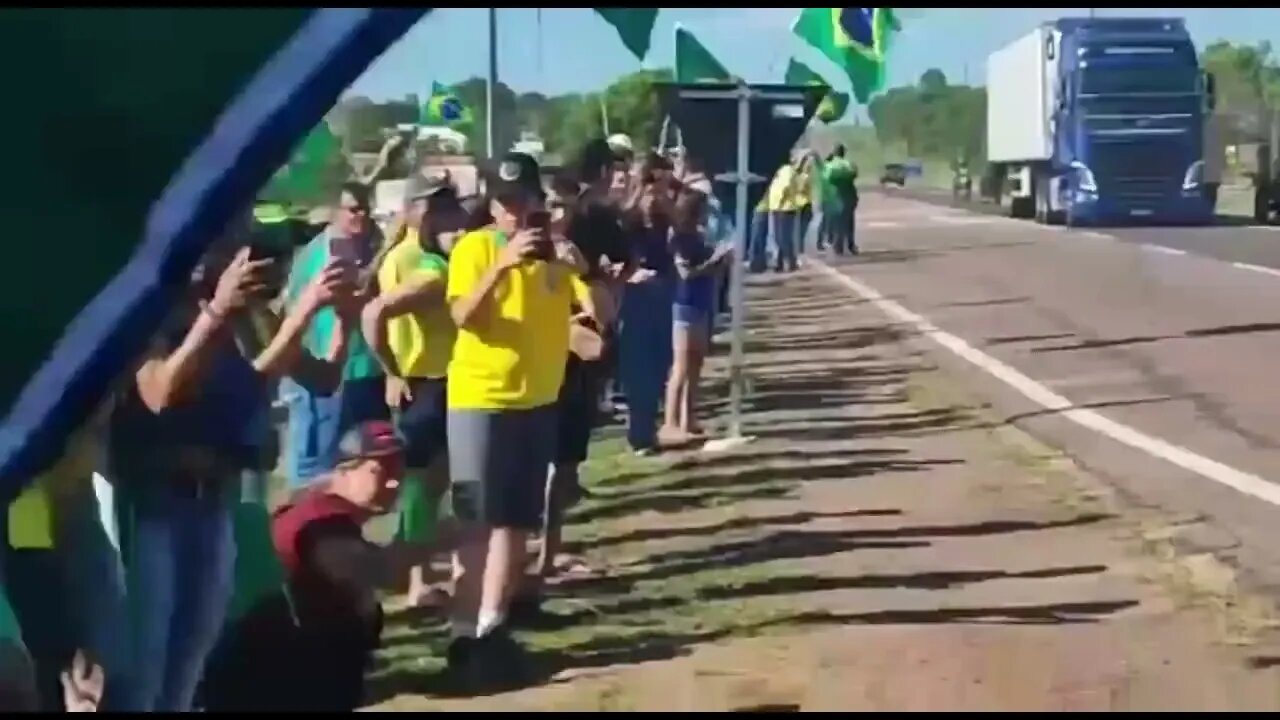 O exército se movimentando ao pouco