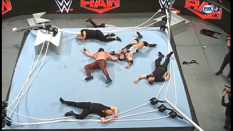 Braun Strowman vs. Bronson Reed - WWE Raw Septiembre 30, 2024 en Español