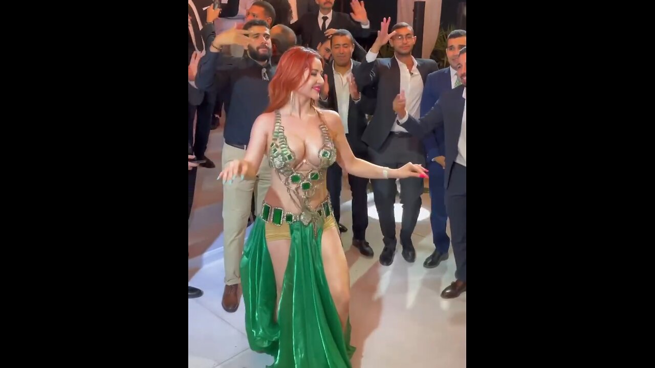 Sexy belly dancer 🔥