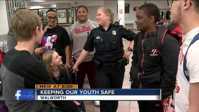 Walworth County school hires armed police officer