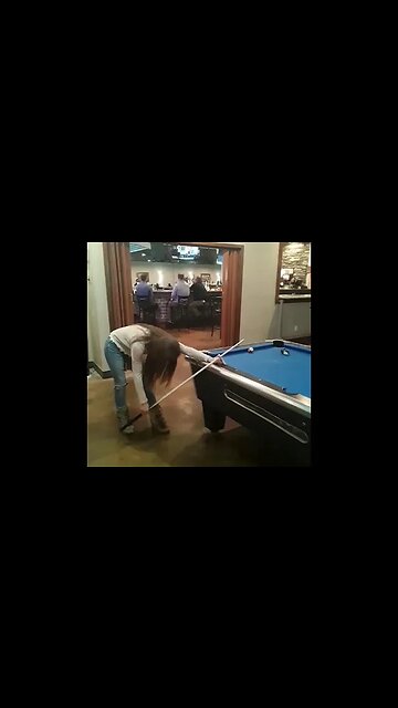 Redhead playing pool y'all in tha pool hall *Fail*