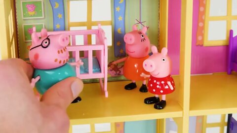 Video de Aprendizaje de Juguetes para Niños - ♥Peppa Pig♥ Babysitting Baby Alexander!