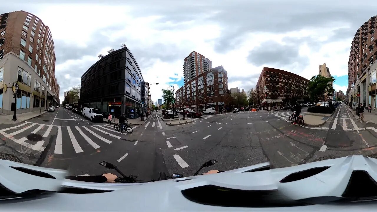 NYC is busy & full of traffic again! Daytime 360° bike tour of Brooklyn & Manhattan