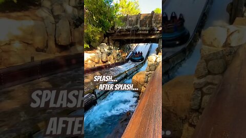 Lots of splashing on Grizzly River Run #californiaadventure #dca #grizzlyriverrun #splash