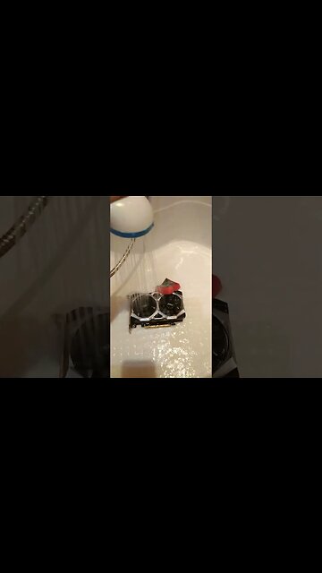 Одним словом: Хозяина зовут Денис ))) Это ему видео-отчёт чистки ПК 🛠🚿 GeForce GTX 1650 @NVIDIA