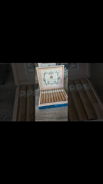 The most GORGEOUS branding #cigar #cigars #luxury #beautiful