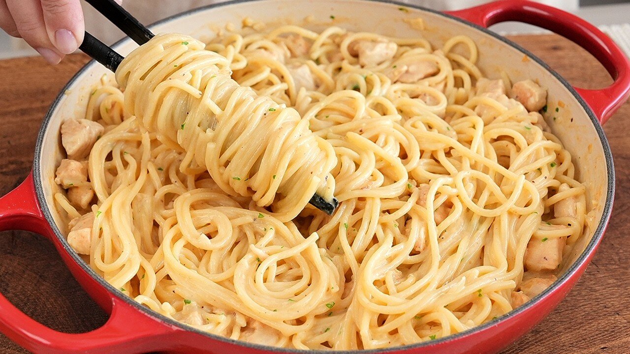 Delicious pasta with chicken in 5 minutes! A simple recipe with cream sauce!