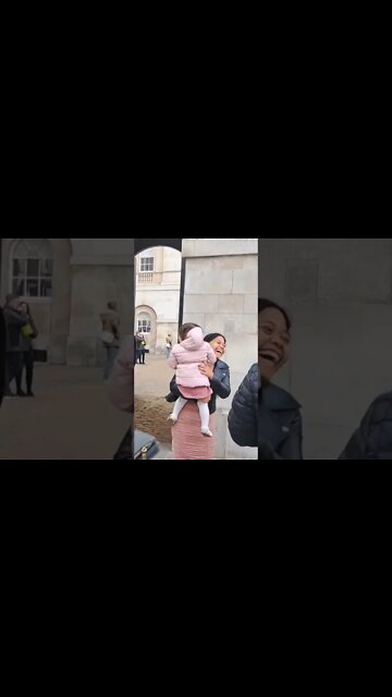 baby scared of the kings horse guard #horseguardsparade