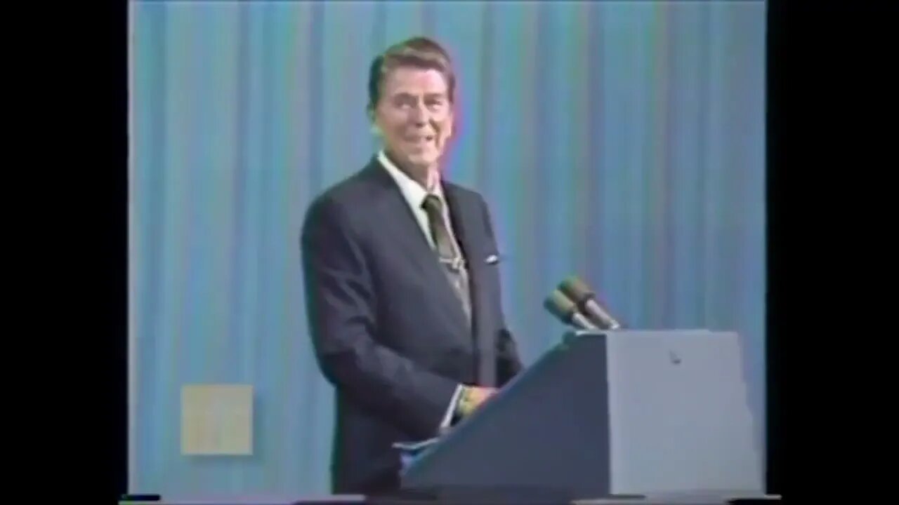 Ronald Reagan Snickers At Jimmy Carter (1980)