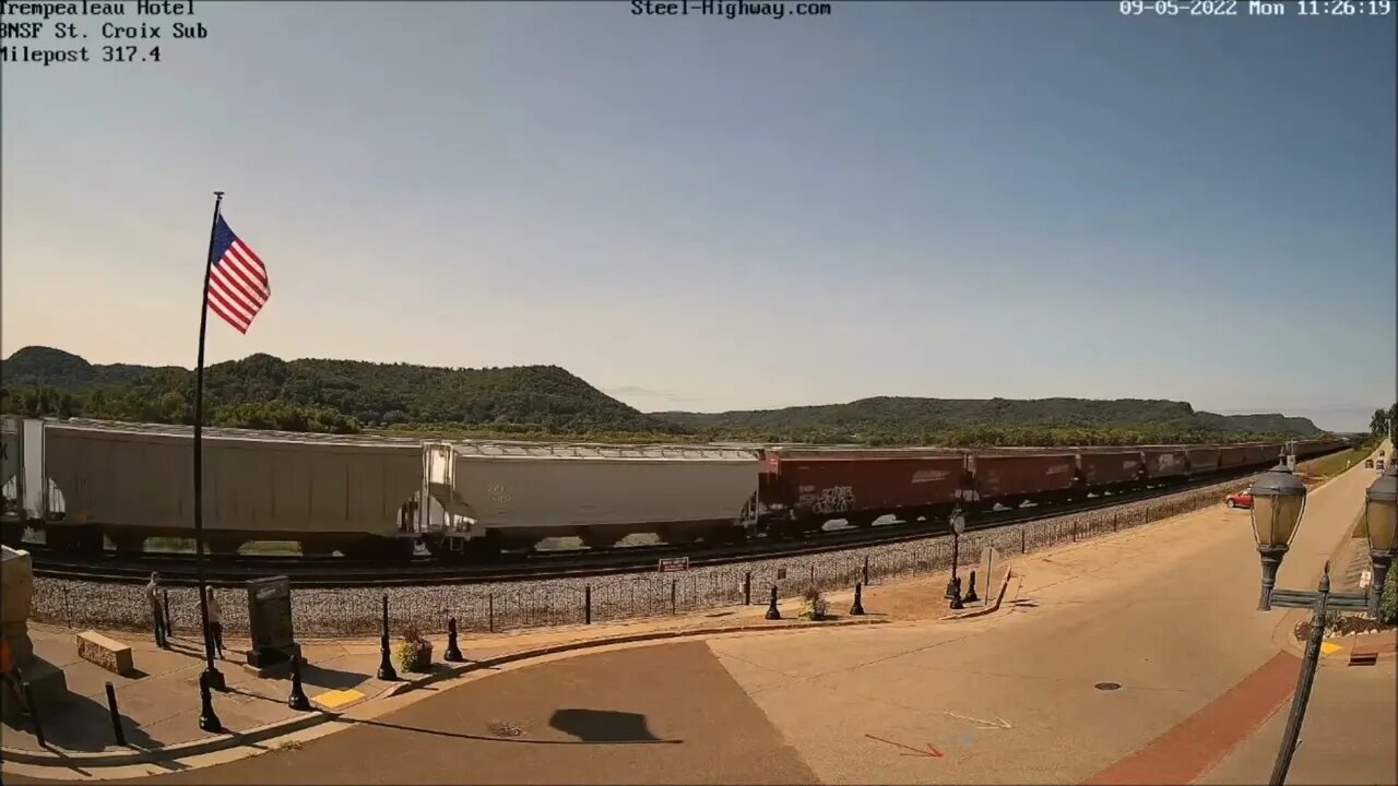 CSX SD40 2 Leading EB Grain at Trempealeau, WI on September 5, 2022 #steelhighway