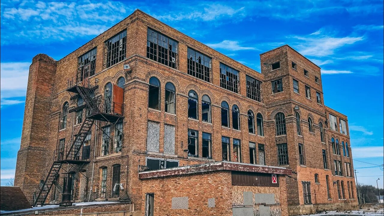 Abandoned Model Paint Factory, Rockford, IL - Homeless Living Inside