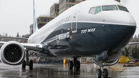 A New Bill Could Force Airlines To Give You More Legroom