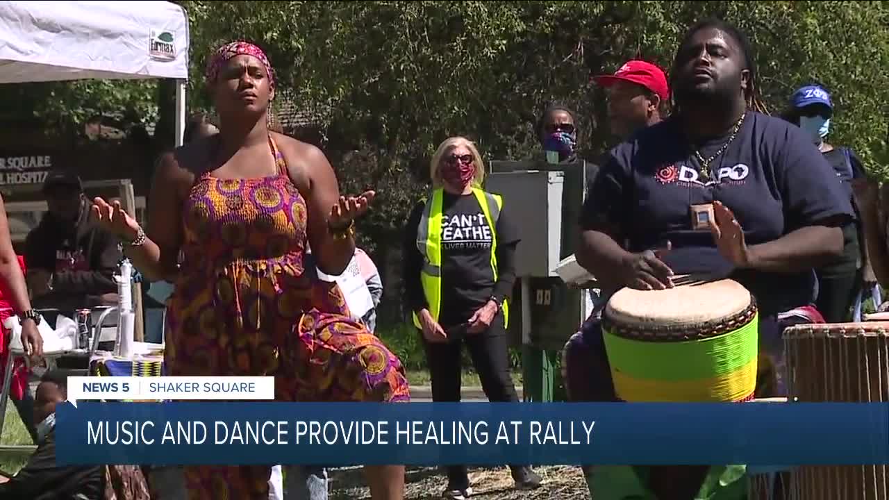 ommunity dance and drum group encourages healing during Shaker Heights