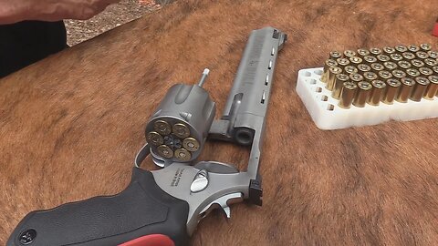 Taurus Raging Bull Model 444 Big Game Hunt