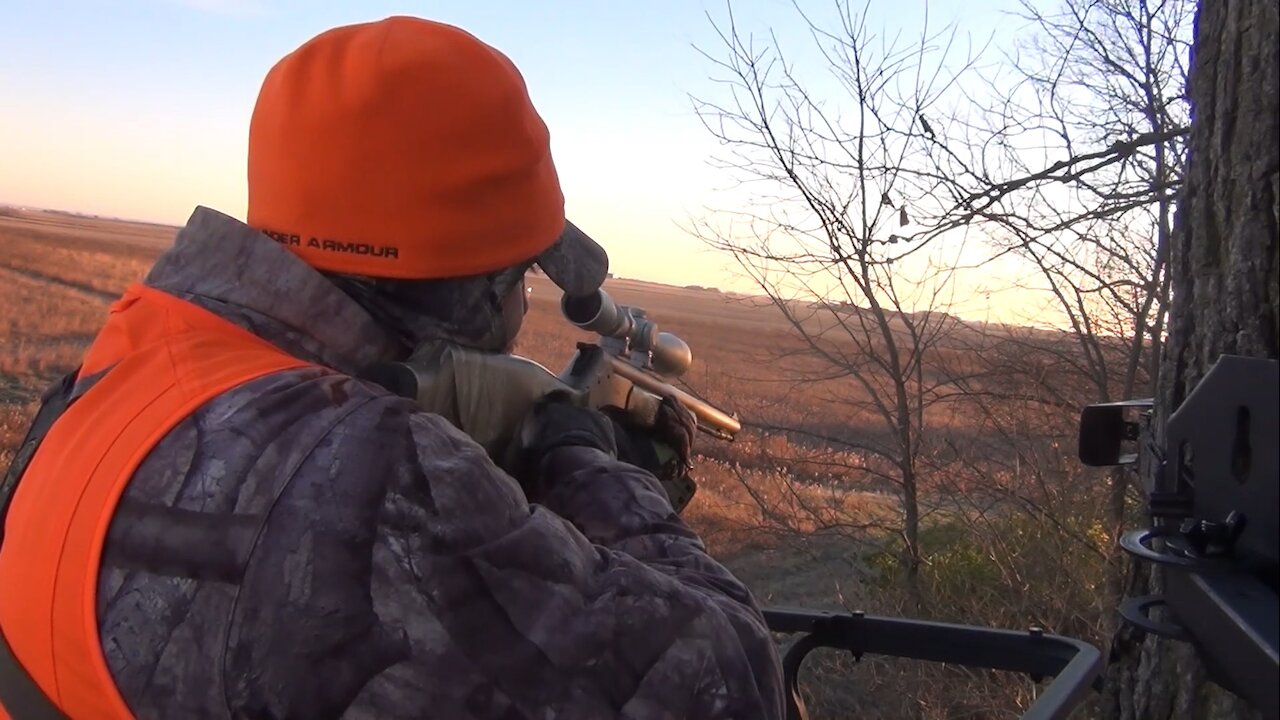 OPENING DAY ILLINOIS BIG BUCK WITH A MUZZLELOADER
