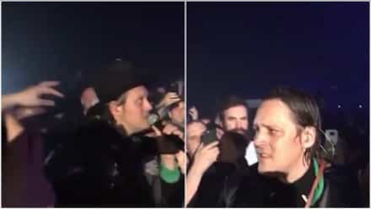 Cantante degli Arcade Fire furente con il fan che gli ruba il cappello