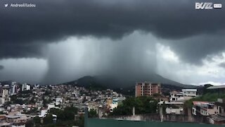 Une trombe d'eau apocalyptique filmée au Brésil