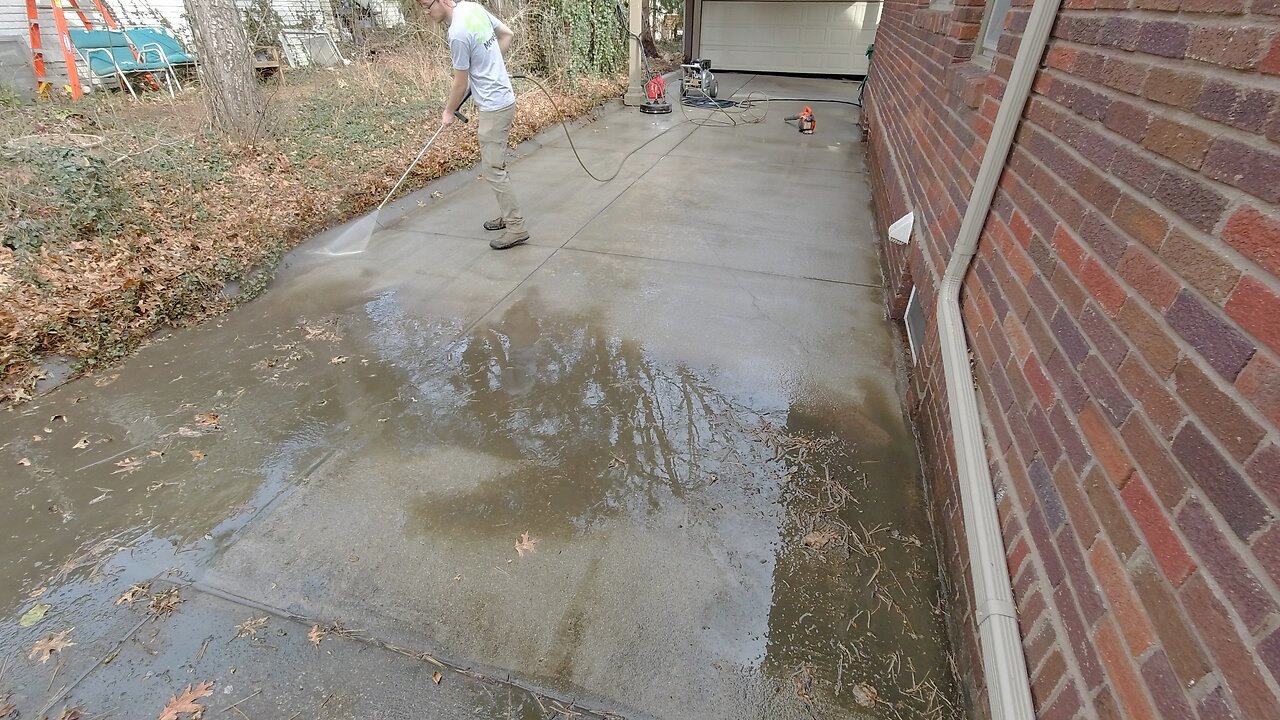 Lady SHOCKED her DRIVEWAY was WHITE - 100 Year Old House DIRTY Cement Cleaned for FREE - SATISFYING