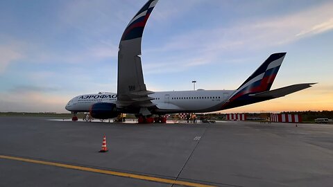 Airbus A350 RA-73155 Aeroflot recebe limpeza,pois avião sujo consome mais combustível