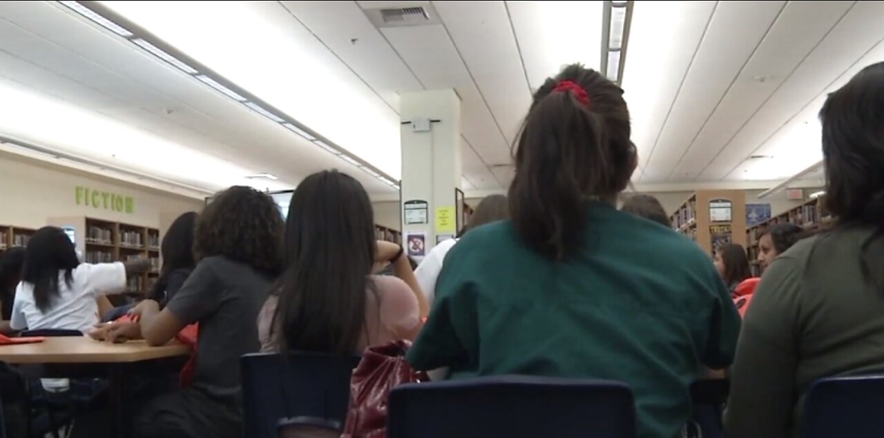 CCSD facing social distance questions with large class sizes