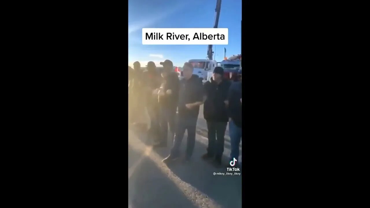 Canadian Protesters Form Human Chain To Block Police