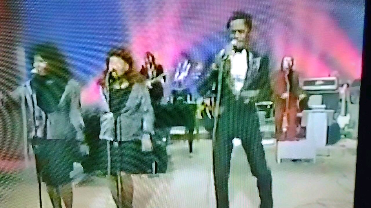 Cornelius Brothers & Sister Rose 1990 Treat Her Like A Lady Live